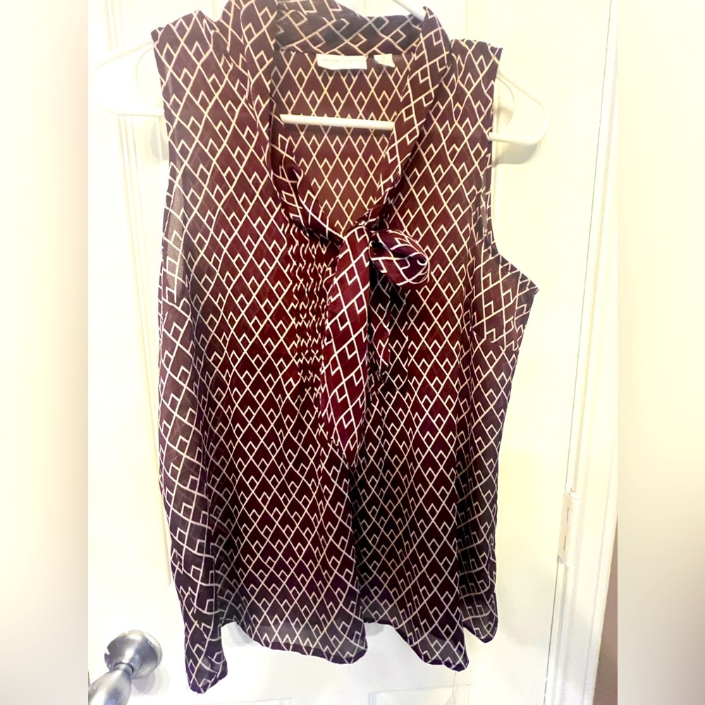 New York & Company brown and white  geometric tie neck sleeveless top, size XS